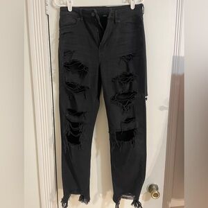 American Eagle Ripped Strigid Mom Jeans